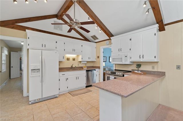 2616 Brook Stone DR, Chesapeake, VA 23321