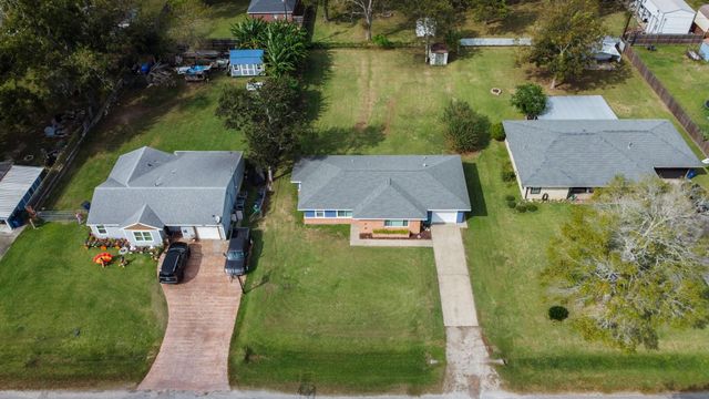1007 Earley Street, Sweeny, TX 77480