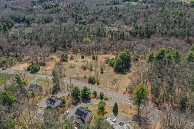 45 Hoskins Road, Simsbury, CT 06070