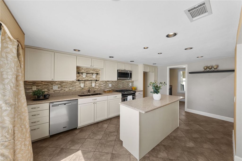 Image 28 of property listing at 2653 Condor, Corona, CA 92882