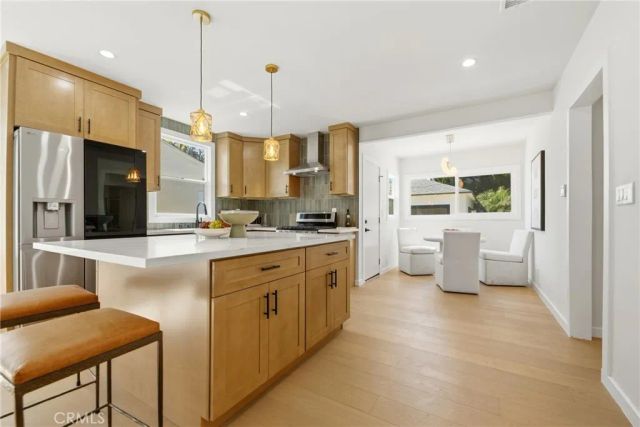 2563 S Bentley, Los Angeles, CA 90064