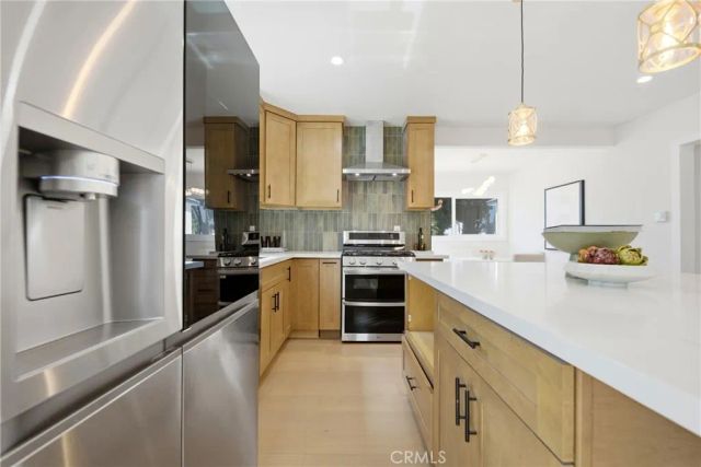 2563 S Bentley, Los Angeles, CA 90064