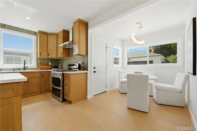 2563 S Bentley, Los Angeles, CA 90064