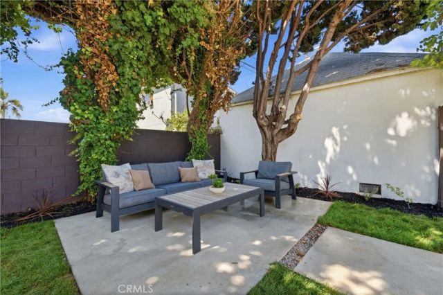 2563 S Bentley, Los Angeles, CA 90064