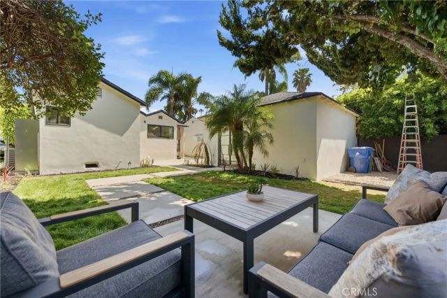 2563 S Bentley, Los Angeles, CA 90064