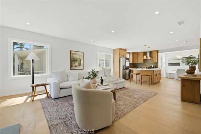 2563 S Bentley, Los Angeles, CA 90064