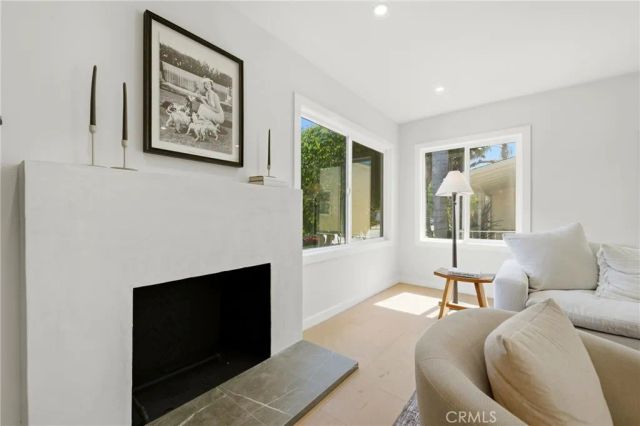 2563 S Bentley, Los Angeles, CA 90064