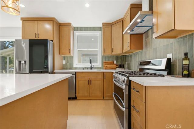 2563 S Bentley, Los Angeles, CA 90064