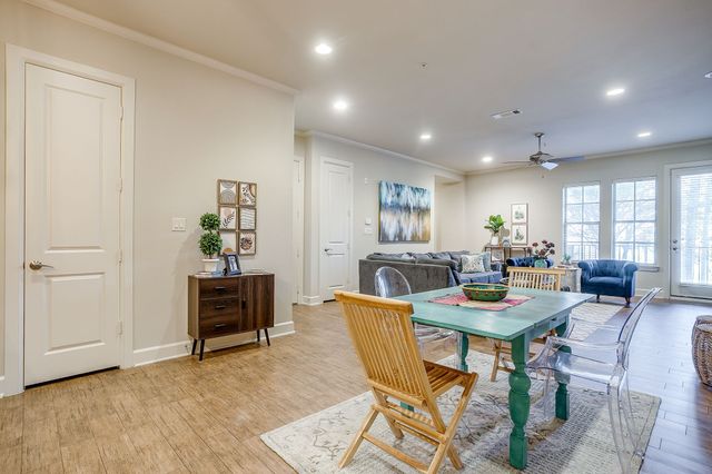 2800 Sandage Avenue 105, Fort Worth, TX 76109