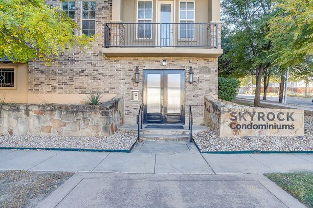 2800 Sandage Avenue 105, Fort Worth, TX 76109