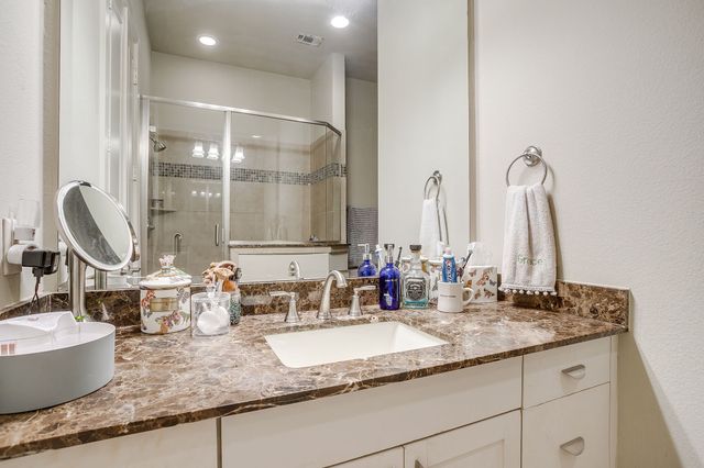 2800 Sandage Avenue 105, Fort Worth, TX 76109