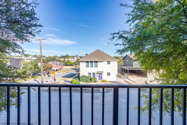 2800 Sandage Avenue 105, Fort Worth, TX 76109