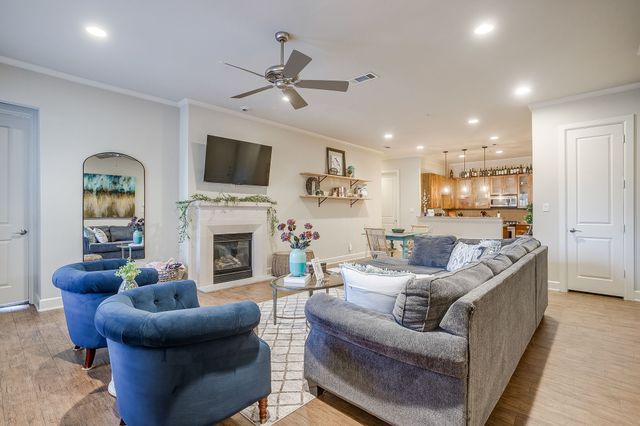 2800 Sandage Avenue 105, Fort Worth, TX 76109