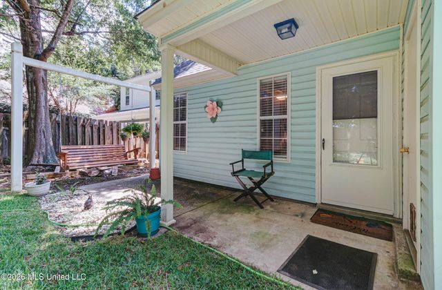 517 Heatherstone Circle, Ocean Springs, MS 39564