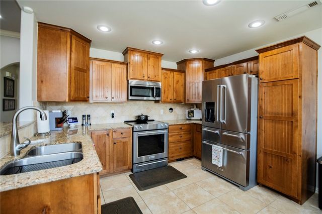 2014 Price Avenue, Lowell, AR 72745