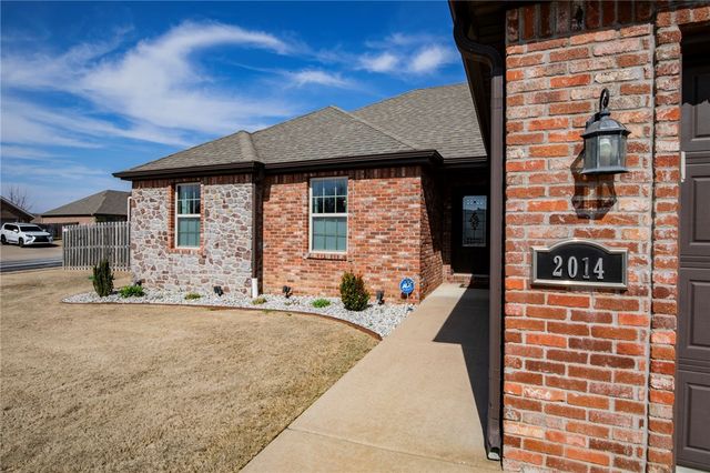 2014 Price Avenue, Lowell, AR 72745