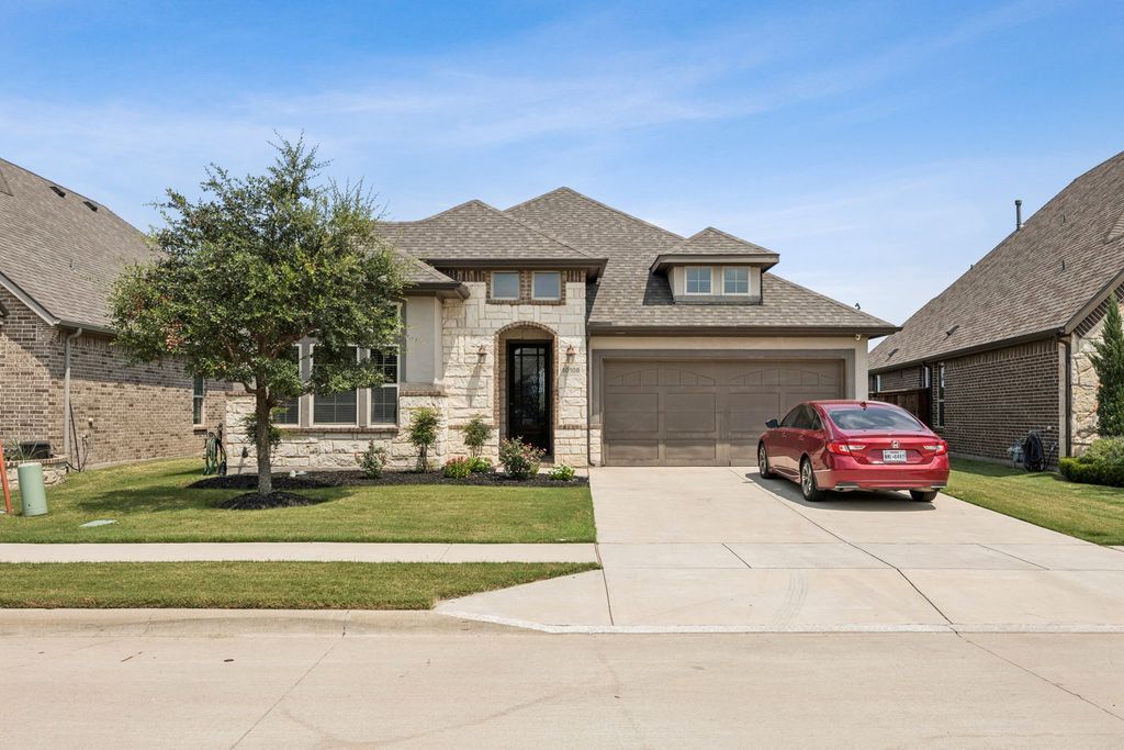 10108 Haversham Drive, Fort Worth, TX 76131
