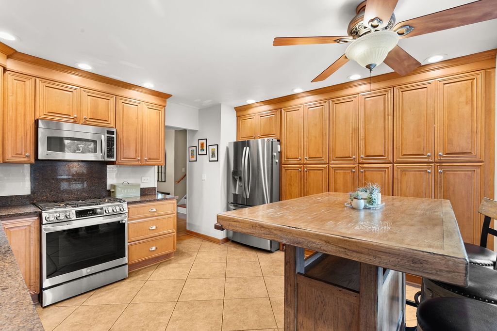 482 Franklin Lane, Elk Grove Village, IL 60007 — photo 2