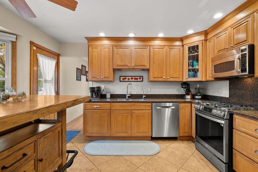 482 Franklin Lane, Elk Grove Village, IL 60007 — photo 4