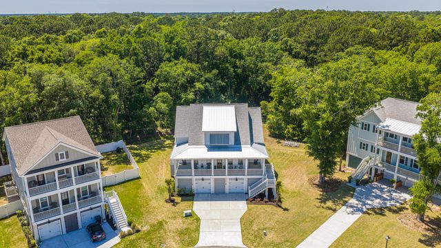 1087 Capersview Court, Awendaw, SC 29429