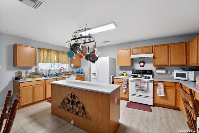 7607 Monte Seco, San Antonio, TX 78223