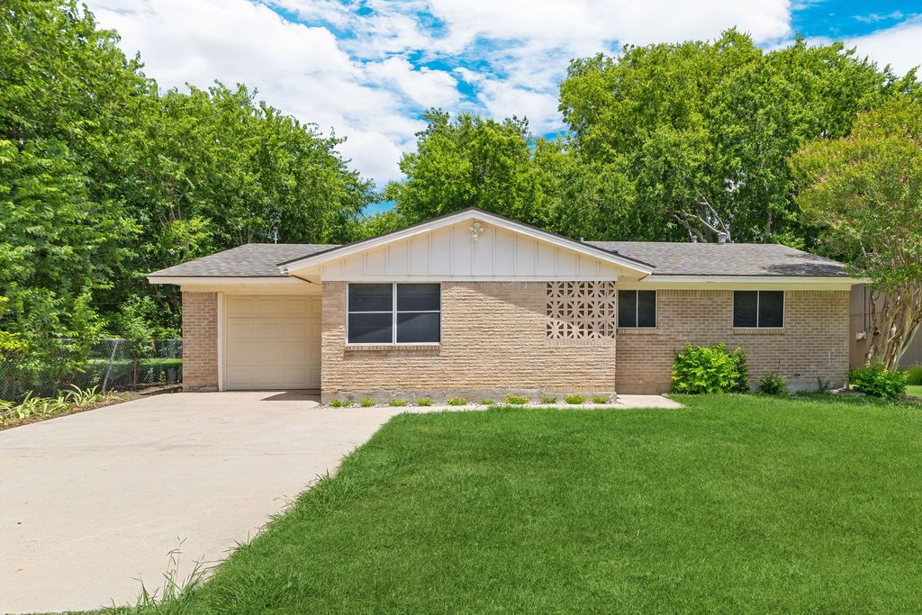 3455 Coronado Court, Fort Worth, TX 76116