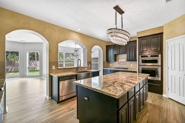 3603 Fir Hollow Way, Pearland, TX 77581