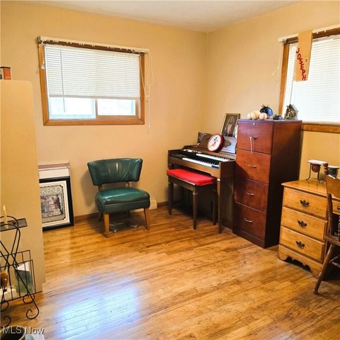 14621 Saint James Avenue, Cleveland, OH 44135