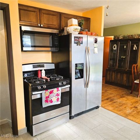 14621 Saint James Avenue, Cleveland, OH 44135