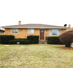 14621 Saint James Avenue, Cleveland, OH 44135