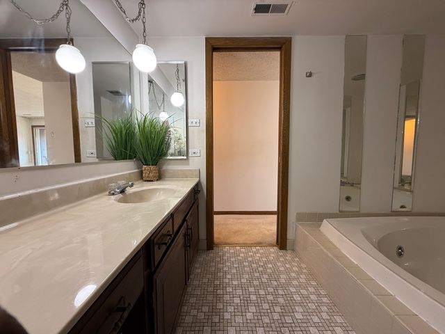 15726 Orlan Brook Drive 195, Orland Park, IL 60462