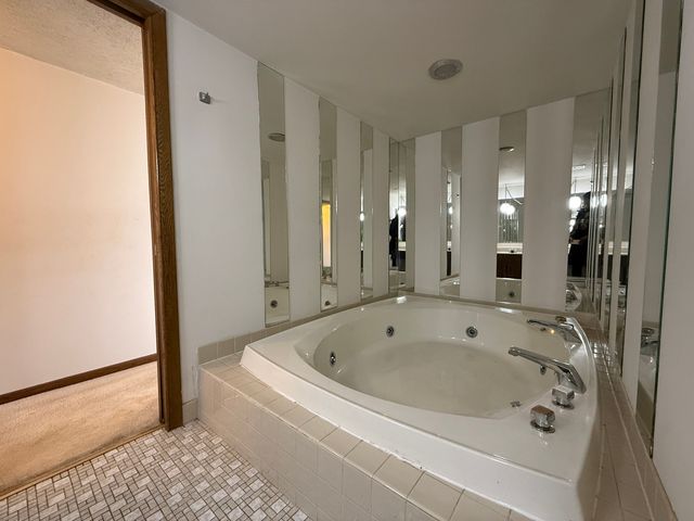 15726 Orlan Brook Drive 195, Orland Park, IL 60462