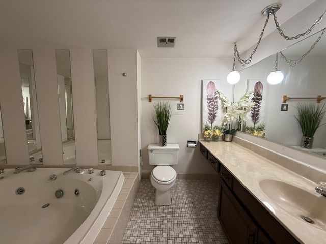 15726 Orlan Brook Drive 195, Orland Park, IL 60462