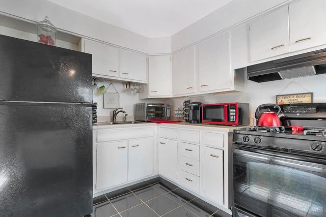 6110 Graceland Avenue, Golf Manor, OH 45237