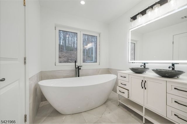 85 Pine Brook Rd, Montville Twp., NJ 07082