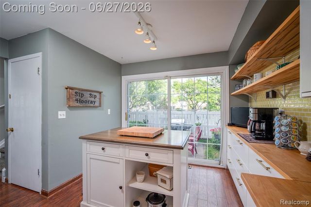 42174 Roscommon Street, Northville, MI 48167