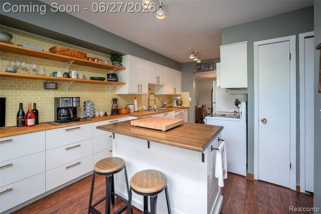 42174 Roscommon Street, Northville, MI 48167