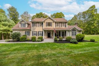 4 Christopher Court, Oxford, CT 06478
