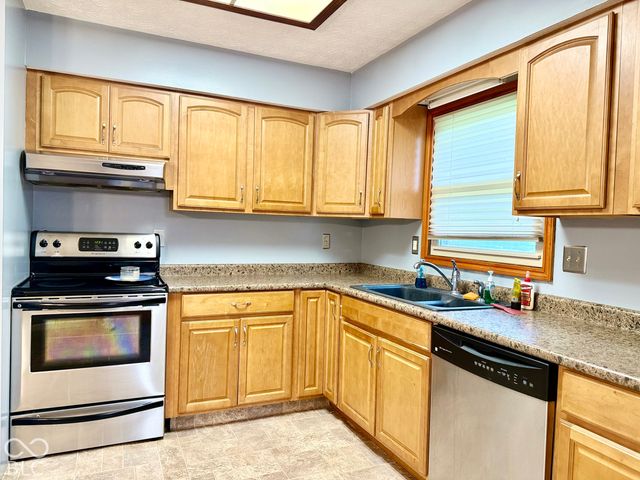 633 Pioneer Drive, Indianapolis, IN 46217