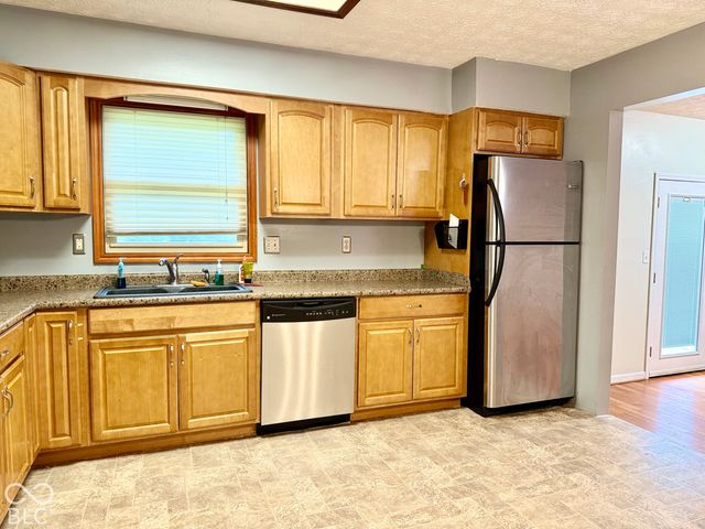 633 Pioneer Drive, Indianapolis, IN 46217
