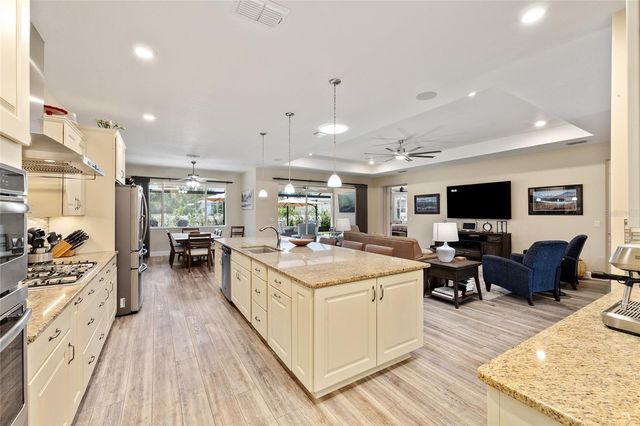 8386 SW 90TH COURT, Ocala, FL 34481