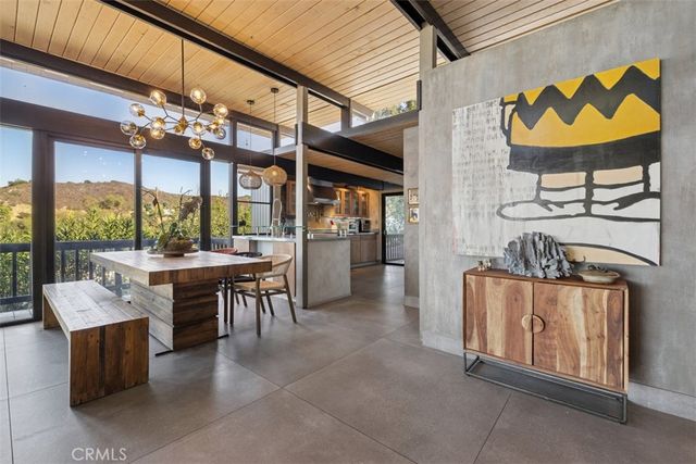 21090 Rios Street, Woodland Hills, CA 91364