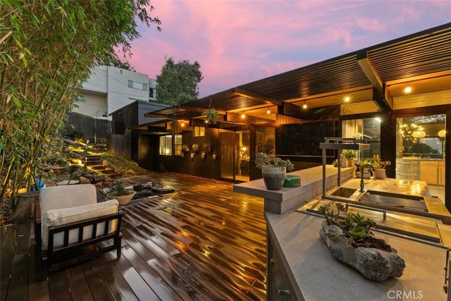 21090 Rios Street, Woodland Hills, CA 91364