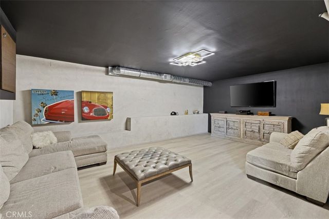 21090 Rios Street, Woodland Hills, CA 91364