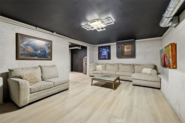 21090 Rios Street, Woodland Hills, CA 91364