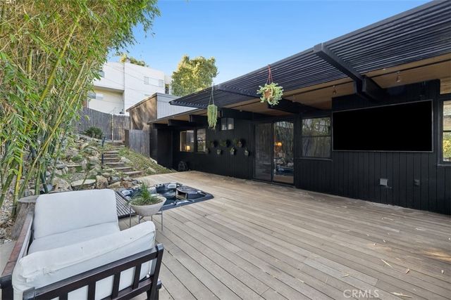 21090 Rios Street, Woodland Hills, CA 91364