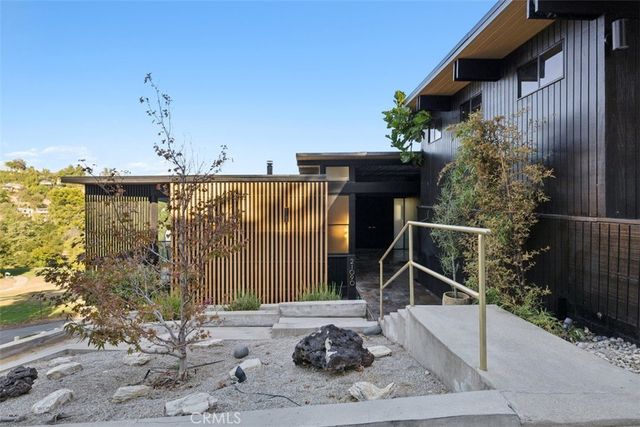 21090 Rios Street, Woodland Hills, CA 91364