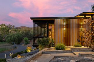 21090 Rios Street, Woodland Hills, CA 91364