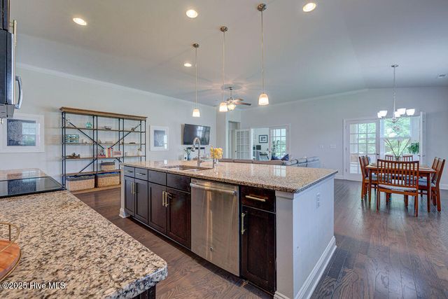 724 Coniston Drive SE, Leland, NC 28451