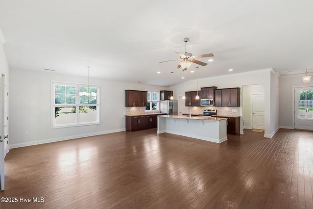 724 Coniston Drive SE, Leland, NC 28451